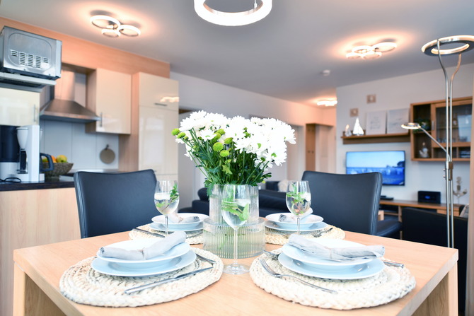 Ferienwohnung in Gro&szlig;enbrode - Windrose 2 - und Blick in den Wohnbereich