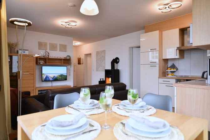 Ferienwohnung in Gro&szlig;enbrode - Seed&uuml;ne 1 - und Blick in den Wohnraum