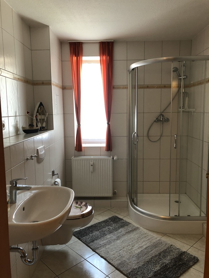 Ferienwohnung in Rostock - Zur gro&szlig;en Strandperle - Duschbad