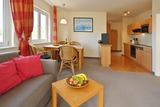Ferienwohnung in Sellin - Ferienwohnung 12 f&uuml;r 6 Personen strandnah in Sellin auf R&uuml;gen Villa Celia WLAN SAUNA - Bild 1