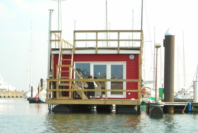 Ferienwohnung in Neustadt - Hausboot Lotta, Dachterrasse u. Kaminofen in Neustadt i.H. - Bild 2