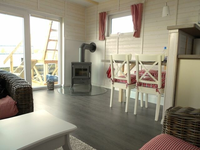 Ferienwohnung in Neustadt - Hausboot Lotta, Dachterrasse u. Kaminofen in Neustadt i.H. - Bild 6