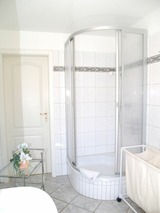 Ferienwohnung in Ostseeheilbad Zingst - Birkmaase 12 - Kapitänshaus Jacqueline 4-Sterne Komfort FeWo im EG links - Bild 9